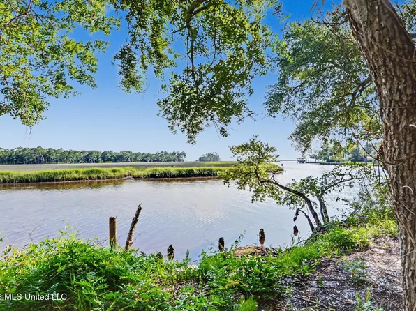 Eagle Pine Dr, Ocean Springs, MS 39564