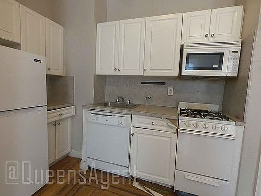 2nd image of 41-00 43rd Ave #D5