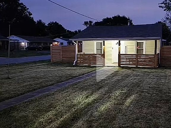 2nd image of 601 S Worth Ave