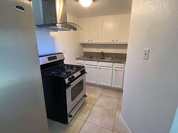 5th image of 1520 S Casino Center Blvd #38