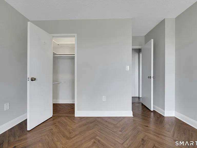 44 Strawberry Hill Ave #7E — Photo 16