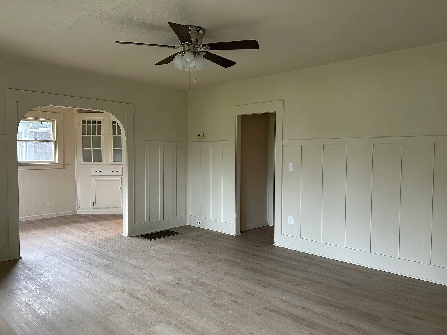 2 bed, 900 sqft, $2,499 — Photo 2