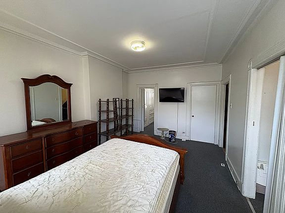 4th image of 11 Hart St #3C