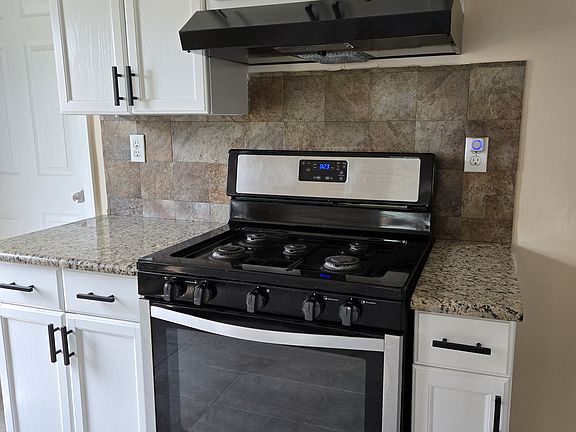 5th image of 93 Garfield Ave Floor 2