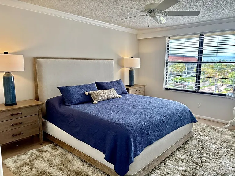 1000 Swallow Ave #12 — Photo 8