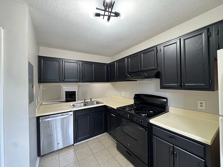3508 Ashley Station Dr SW — Photo 5