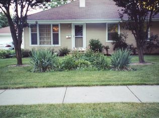 313 S Michigan Ave, Addison, IL 60101