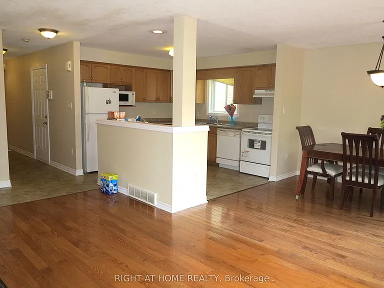 692 Oakcrossing Rd — Photo 5