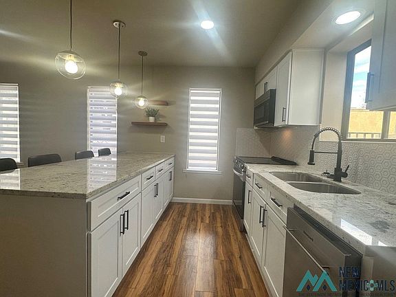 4th image of 1810 Mountain Shadow Dr