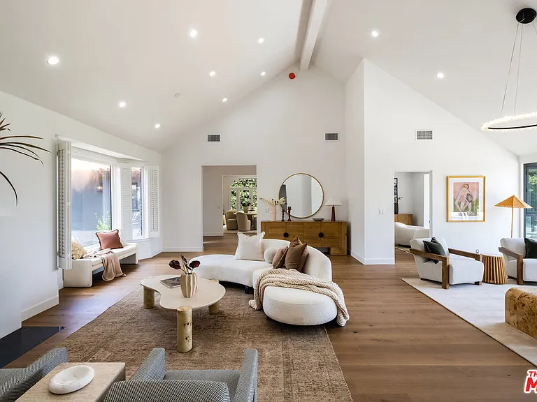 992 Napoli Dr — Photo 7