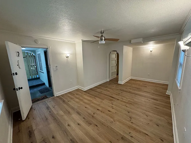 2423 L St #2 — Photo 4