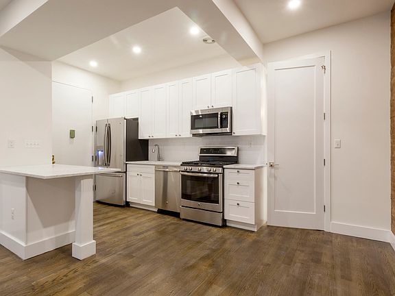 5th image of 292 Elizabeth St APT 1F