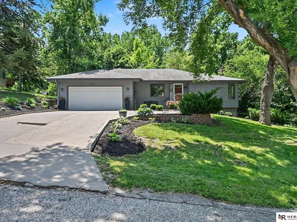 21417 Ridgewood Rd, Elkhorn, NE 68022