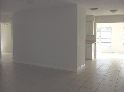 2nd image of 7240 Venetian St