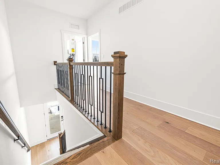 416 S Center St — Photo 12