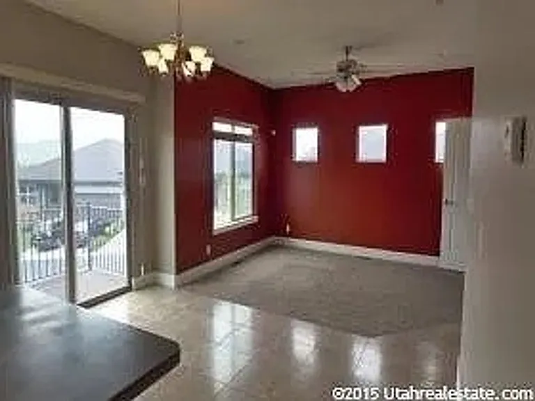 2741 N Garden Dr — Photo 4