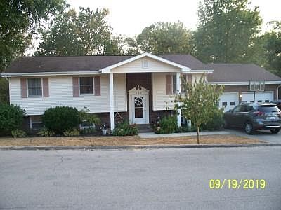 1st image of 826 Hinton Dr