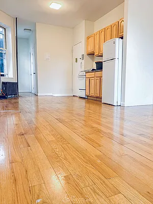 Rented by City Connections Realty | media 2