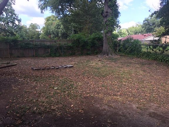 4th image of 110 Emerald Dr