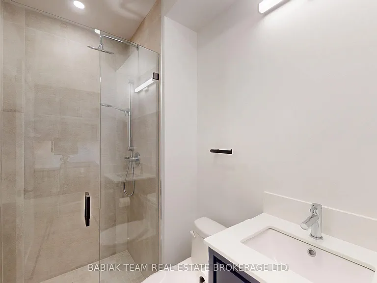 656 Annette St #102 — Photo 17