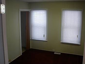 3rd image of 742 Crosby St NW