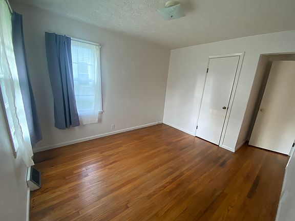 5th image of 118 N Hillsdale Dr