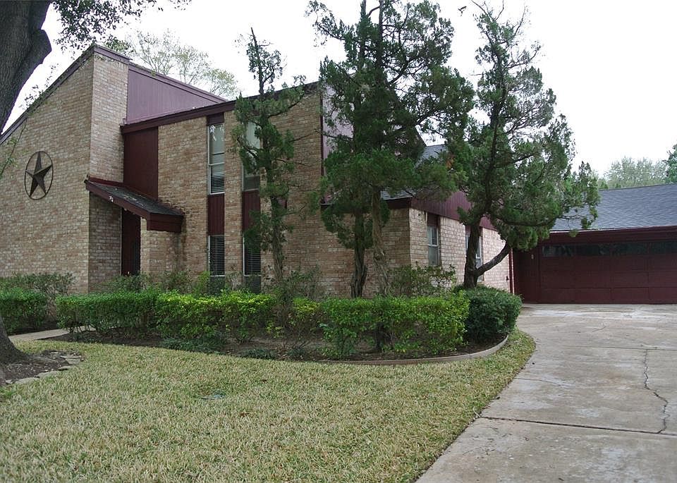 1st image of 3519 Summit Dr