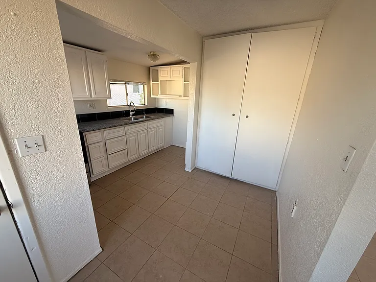 Kitchen Photo #1