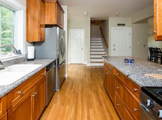 20 Holbrook St UNIT 1, Freeport, ME 04032