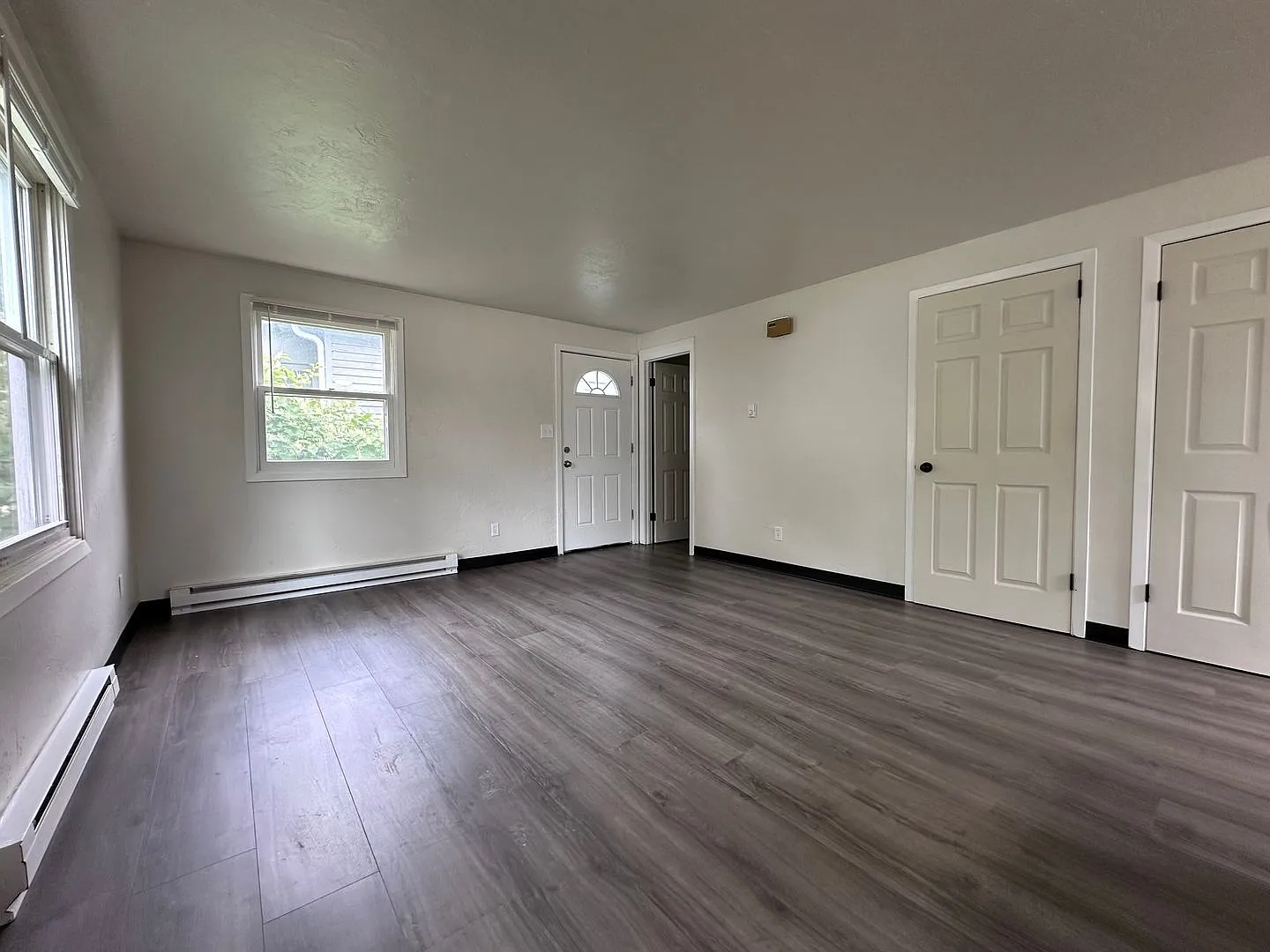 816 7th St - Duplex — Photo 1