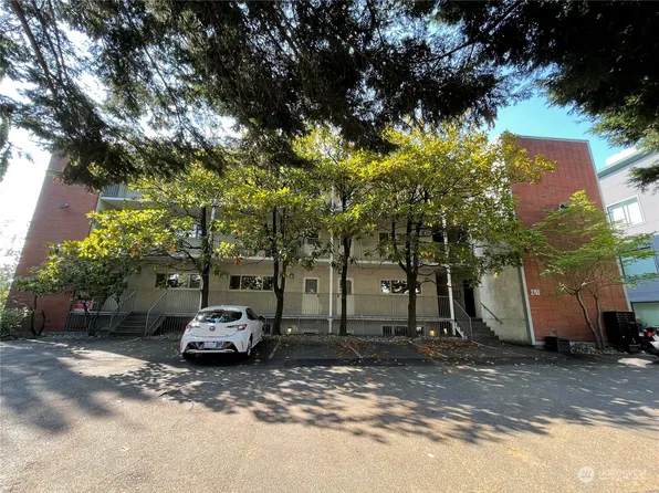 2703 Boylston Avenue E #404, Seattle, WA 98102
