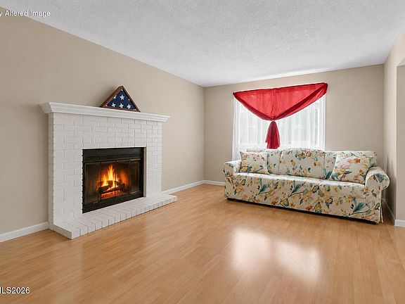 4th image of 1279 Junction Dr