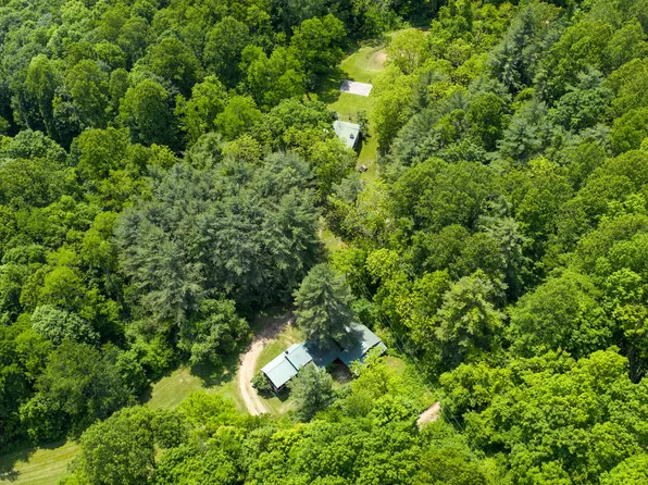 1413 Songbird Ln, Meadow Bridge, WV 25976