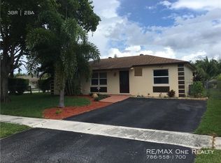 19396 Delaware Cir, Boca Raton, FL 33434
