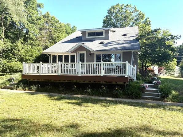 104 Highland Ave, Allegan, MI 49010
