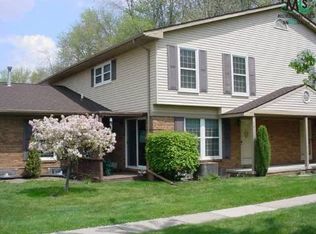 68352 S Rosewood Ln, Richmond, MI
