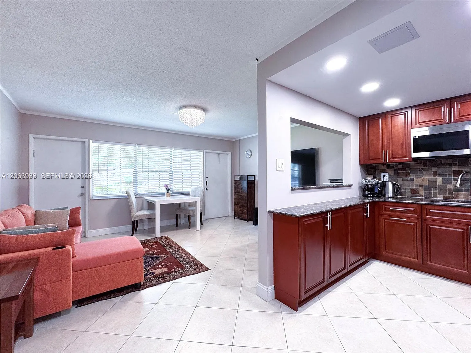 Maybury Mansions Condo — Photo 3