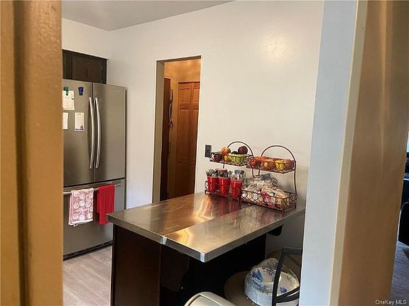 4th image of 7 Crescent Dr APT 25