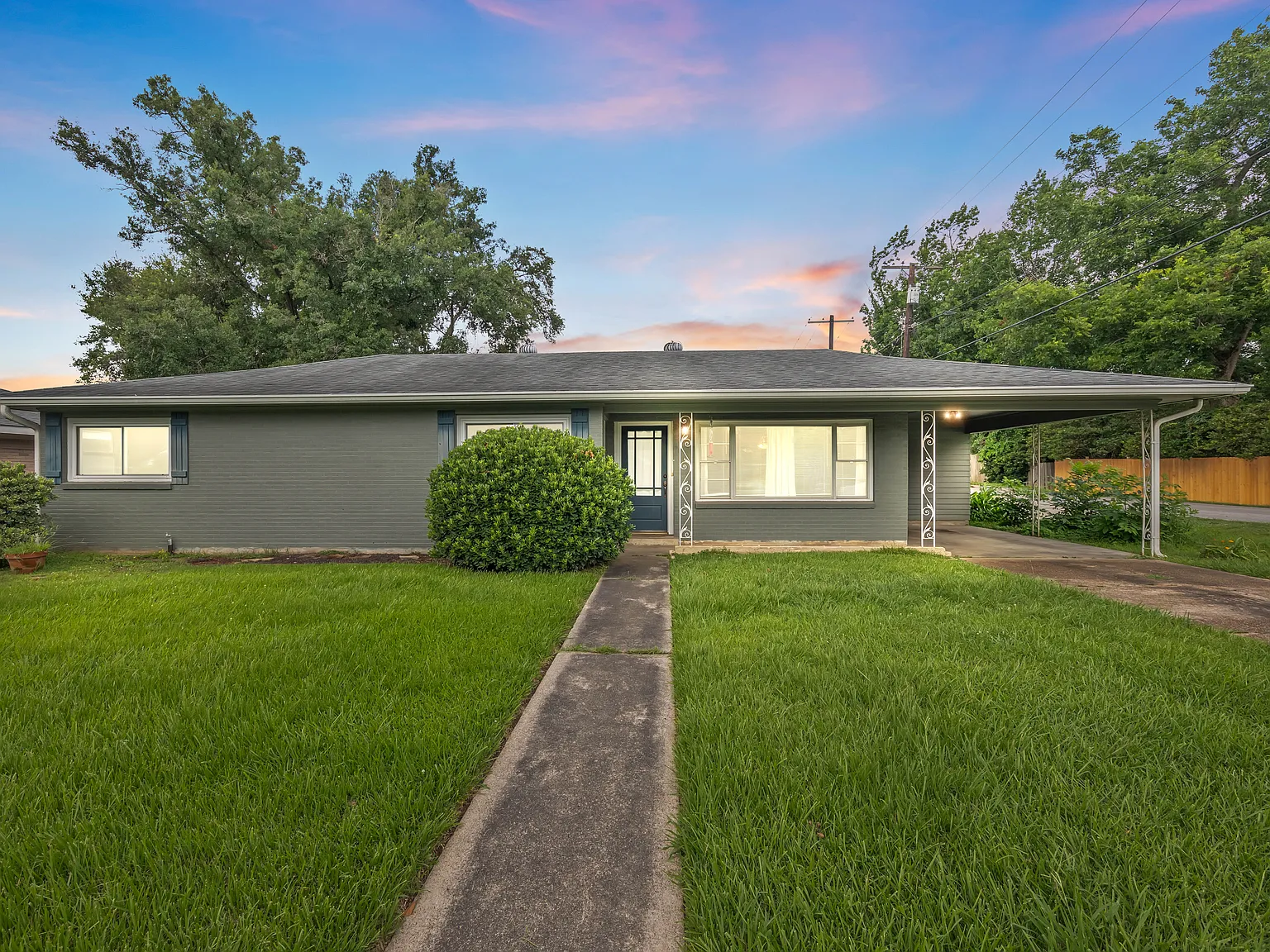 3 bed, 1200 sqft, $1,475 — Photo 1