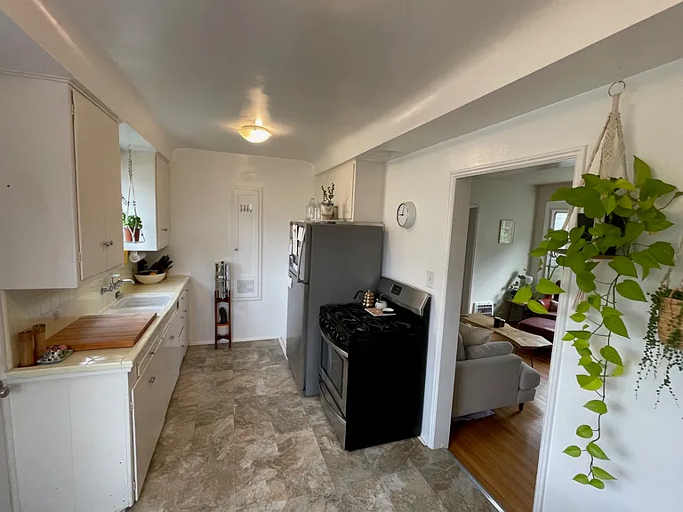 1324 1/2 Ocean Park Blvd #1/2 — Photo 6