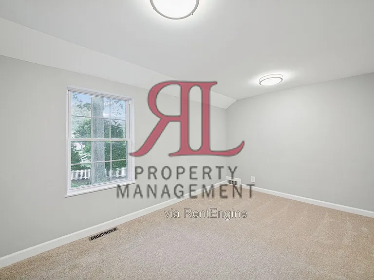 85 Eastmoor Blvd — Photo 33