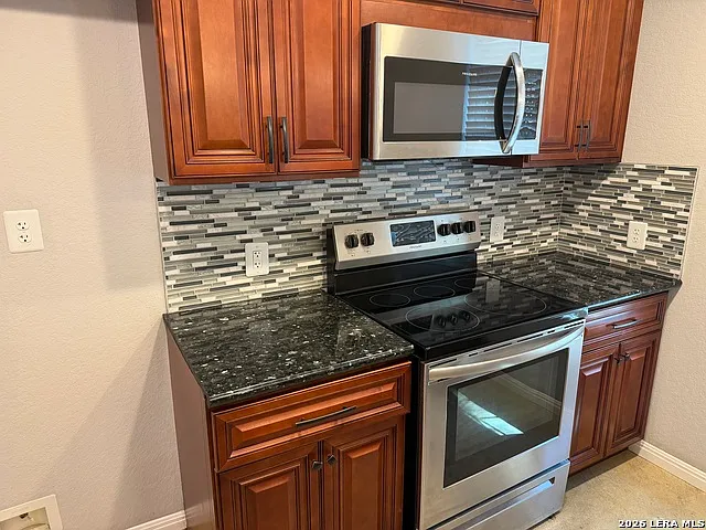 3 bed, 2.0 bath, 1035 sqft, $1,850 — Photo 3