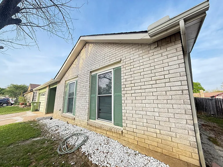 3111 Primrose Ln — Photo 8
