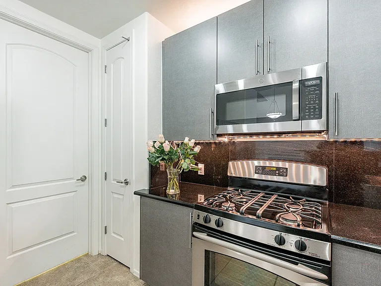17 W Vernon Ave #11 — Photo 24