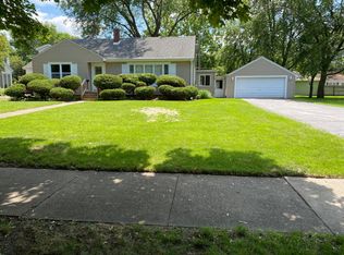 1512 W Acres Rd, Joliet, IL 60435