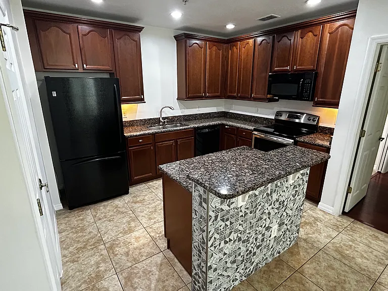 9659 Tivoli Villa Dr — Photo 4
