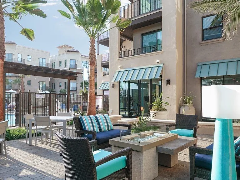 Island View Apartments — Photo 11