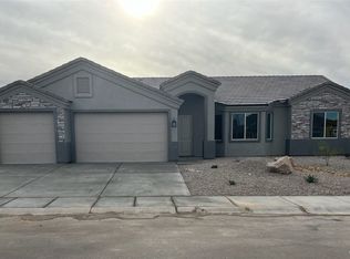 3303 Palmeras St, Kingman, AZ 86401