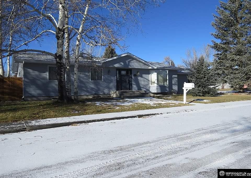 1st image of 410 Northpointe Dr