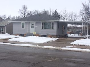 716 16th St W, Williston, ND 58801